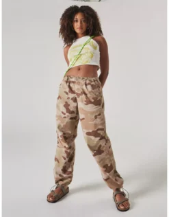 AE Snappy Stretch High-Waisted Parachute Pant
