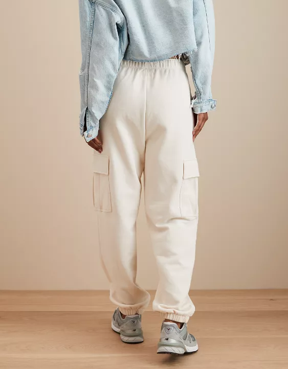 AE Fleece Baggy Cargo Jogger 4 AE Fleece Baggy Cargo Jogger - Image 2