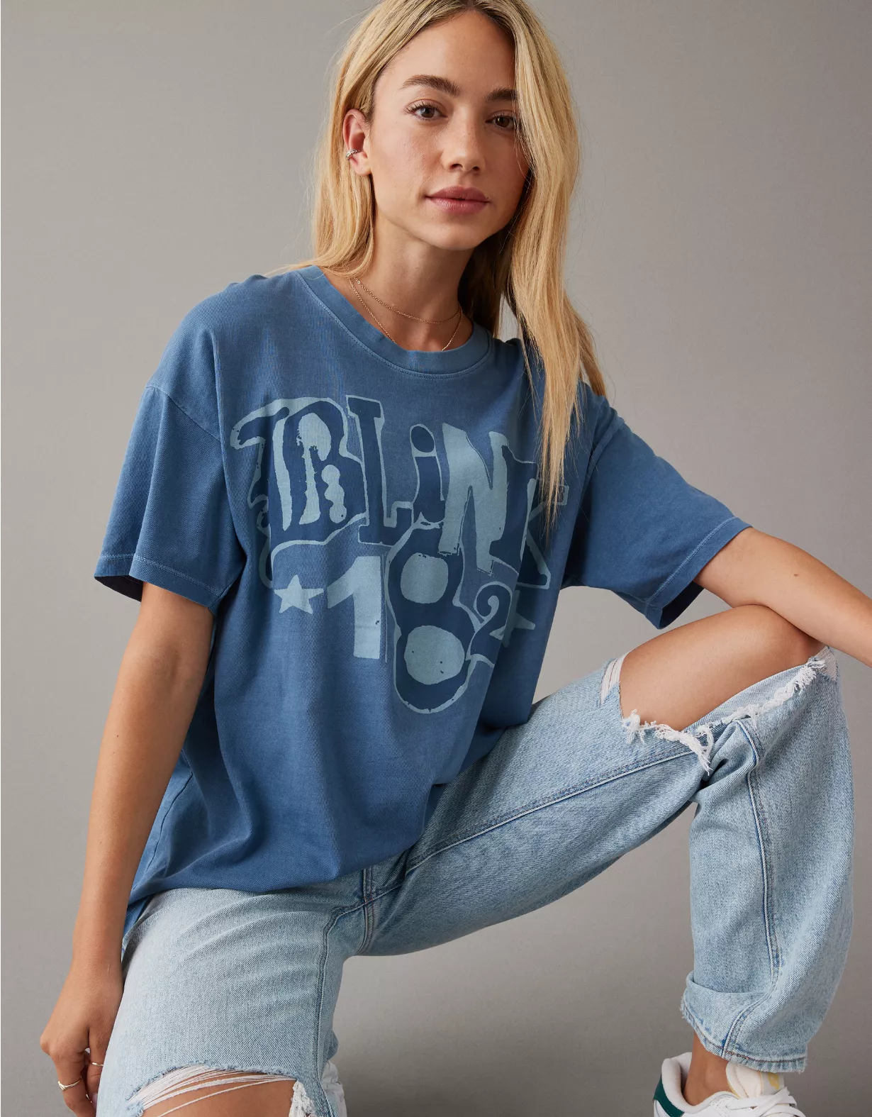 AE Oversized Blink-182 Graphic Tee 3 AE Oversized Blink-182 Graphic Tee