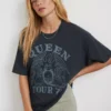 AE Oversized Queen Graphic Tee 2 AE Oversized Queen Graphic Tee -Aerie 1095 9364 001 of