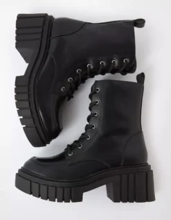 AE Lace-Up Lug Boot 7 AE Lace-Up Lug Boot -Aerie 1414 6271 001 d1