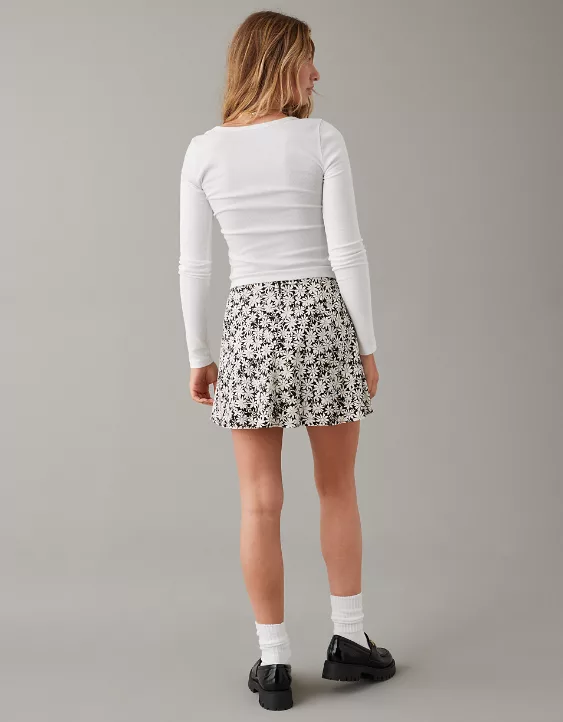 AE Long-Sleeve Cinch-Front Cropped Tee 4 AE Long-Sleeve Cinch-Front Cropped Tee - Image 2